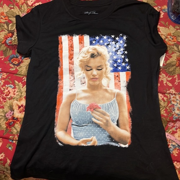 Marilyn Monroe patriotic T-Shirt 🇺🇸 - Picture 2 of 7